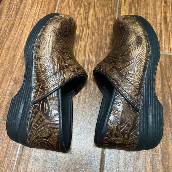 Brown Dansko clogs - Picture 3 of 6